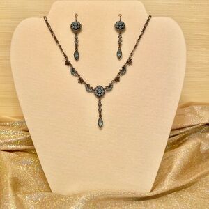 Kenny Ma GORGEOUS blue Swarovski crystal earrings necklace set - vintage!